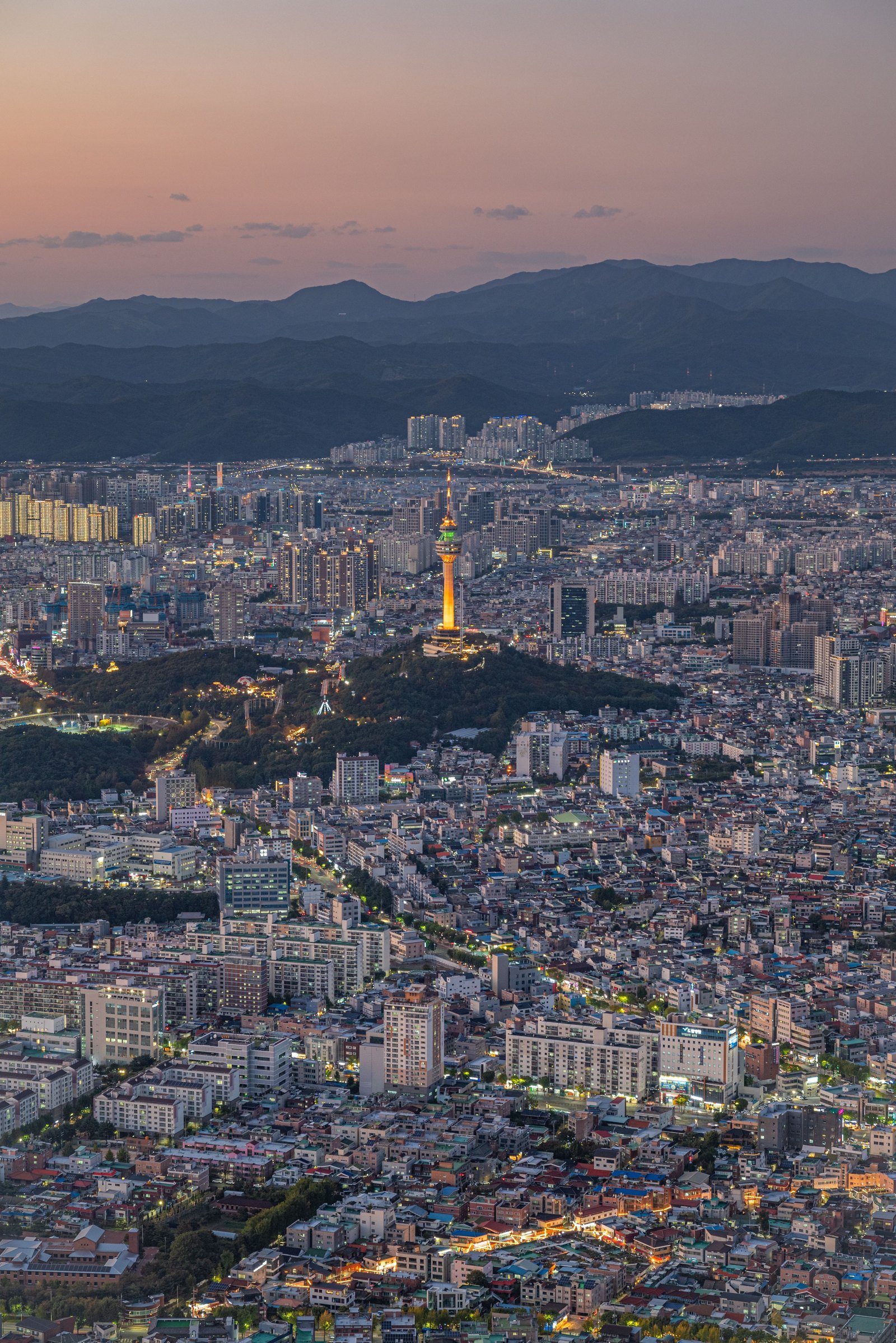 Daegu at night from the Apsan observatory, with 83 Tower in view