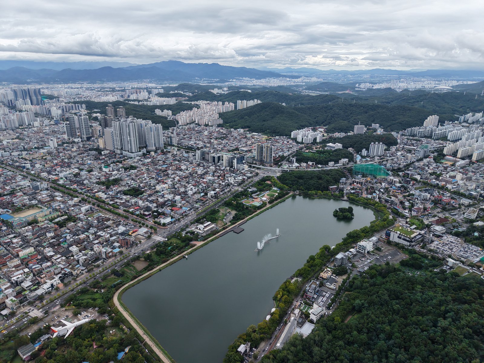 Suseong Lake from above