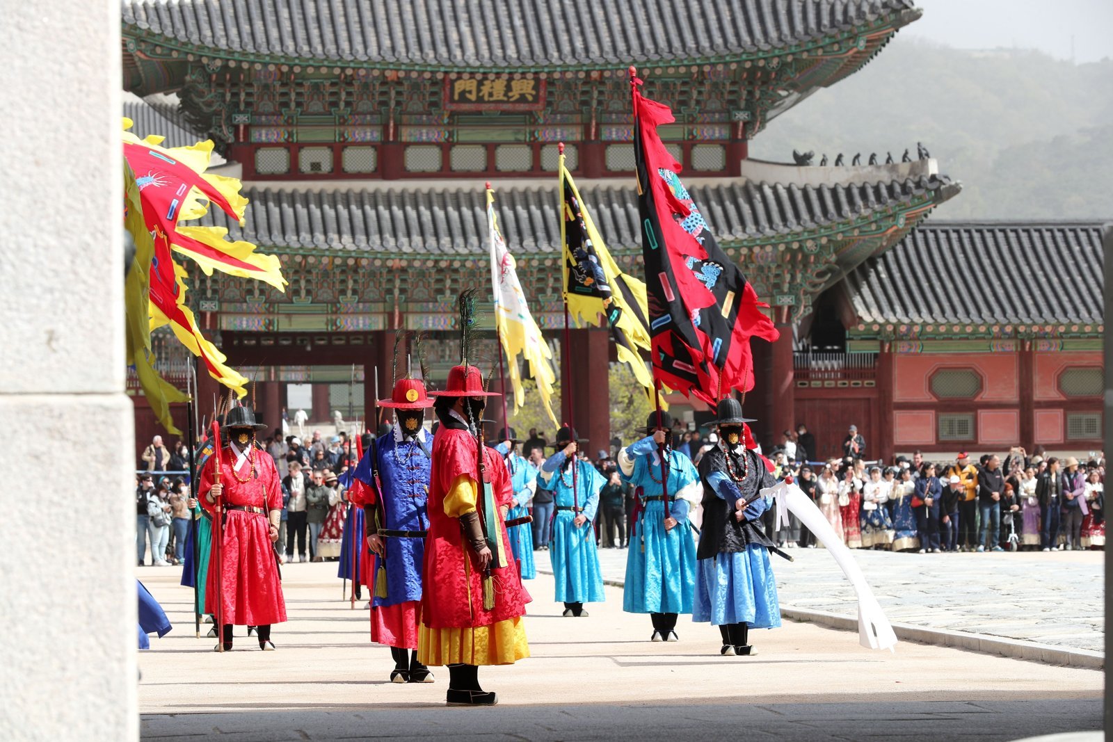 The Royal Guard Changing Ceremony in front of Heungnyemun (April 2023)