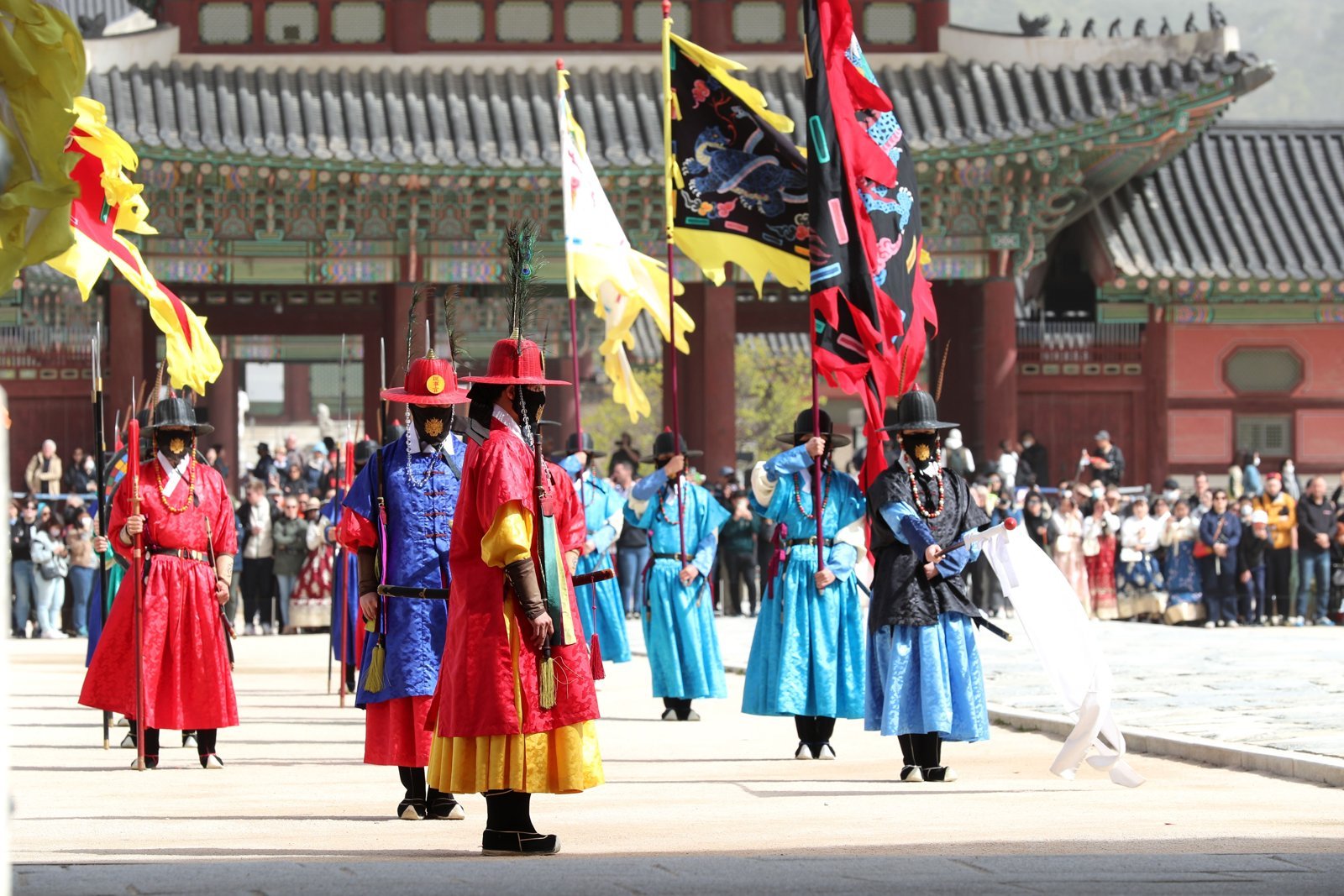 The banner procession during the ceremony (April 2023)