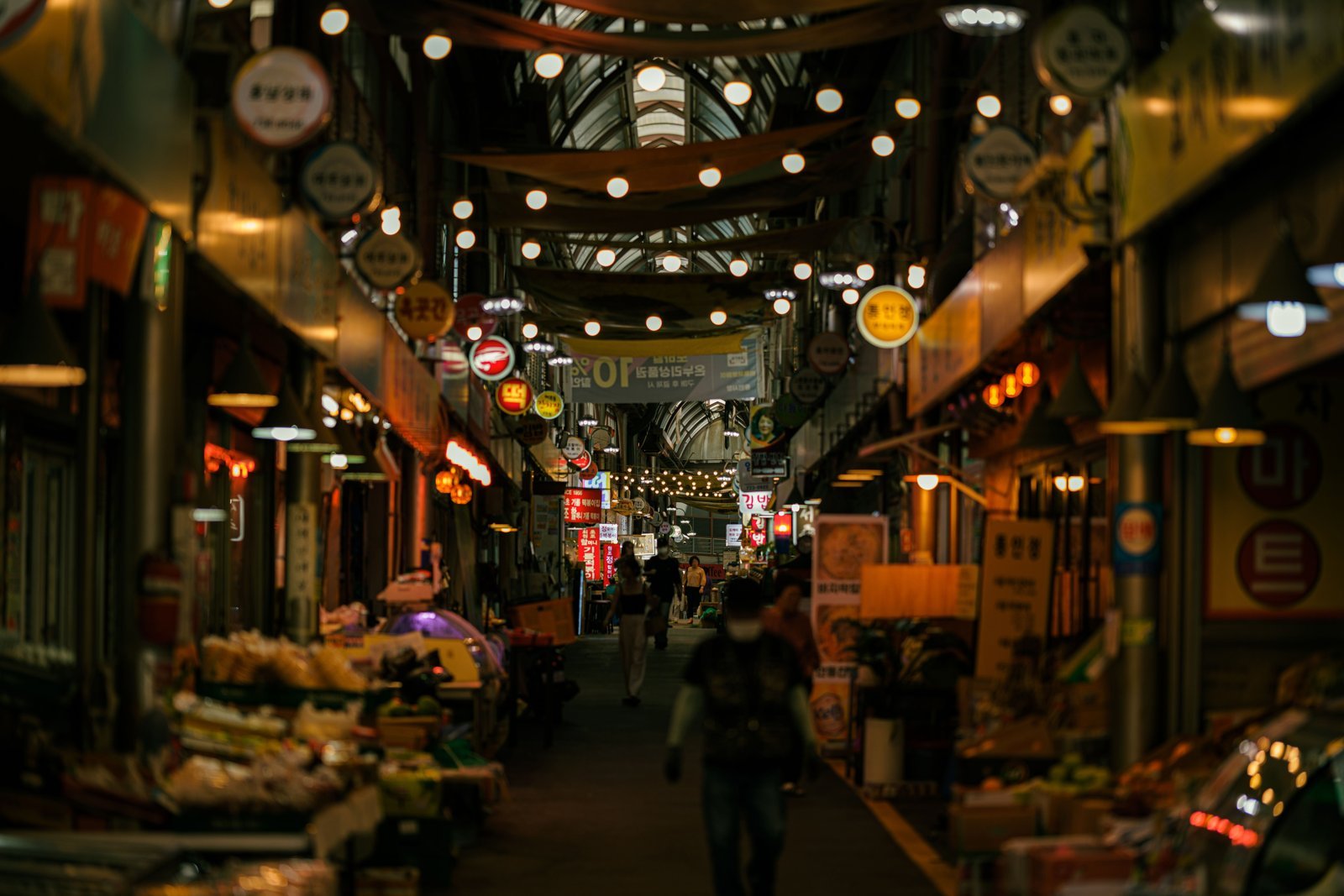 A Tongin Market alley with the lights on (July 2023)