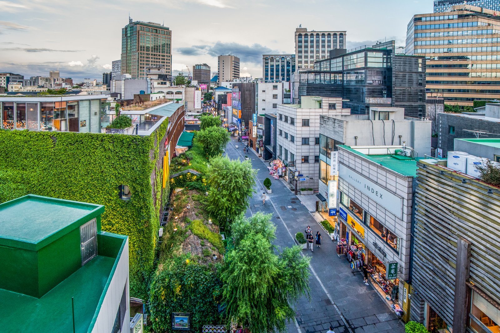 Ssamziegil in Insadong: workshops and gift shops line a spiral walkway